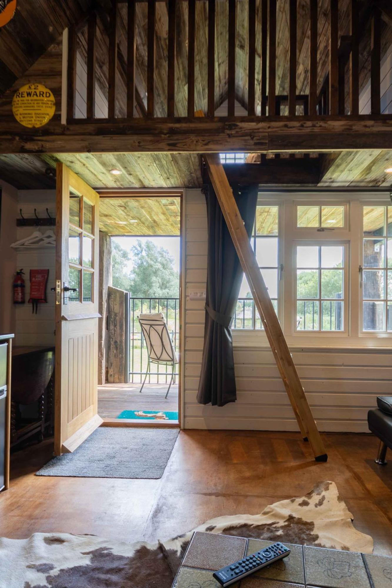 Lake View Lodges ลองเมลฟอร์ด ภายนอก รูปภาพ